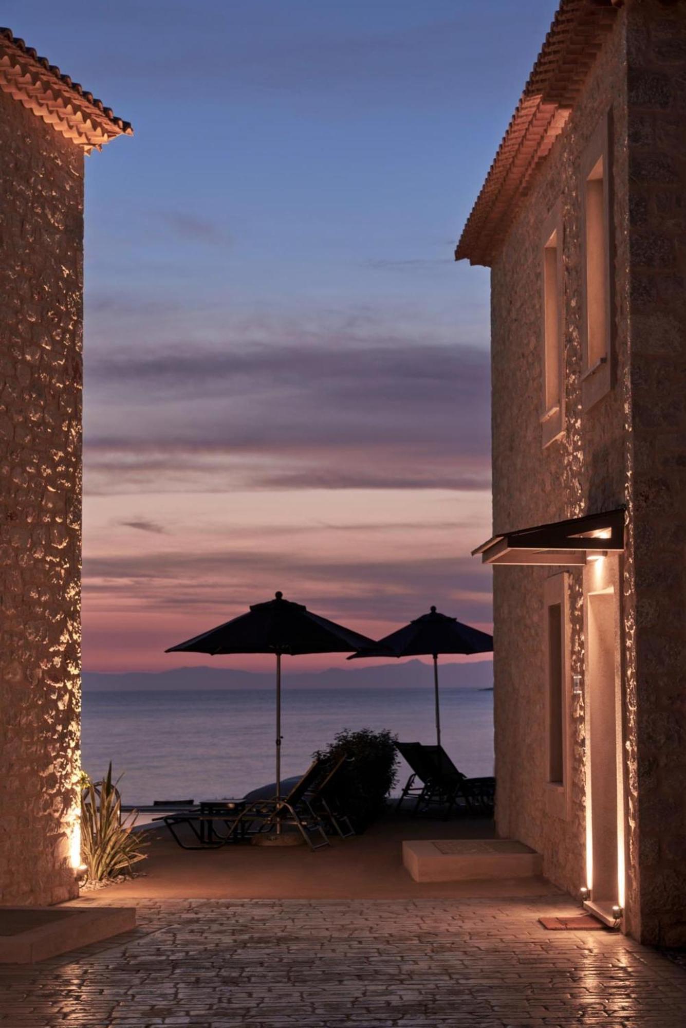Beachfront Alassa Villas With Private Pools Kotronion  ภายนอก รูปภาพ