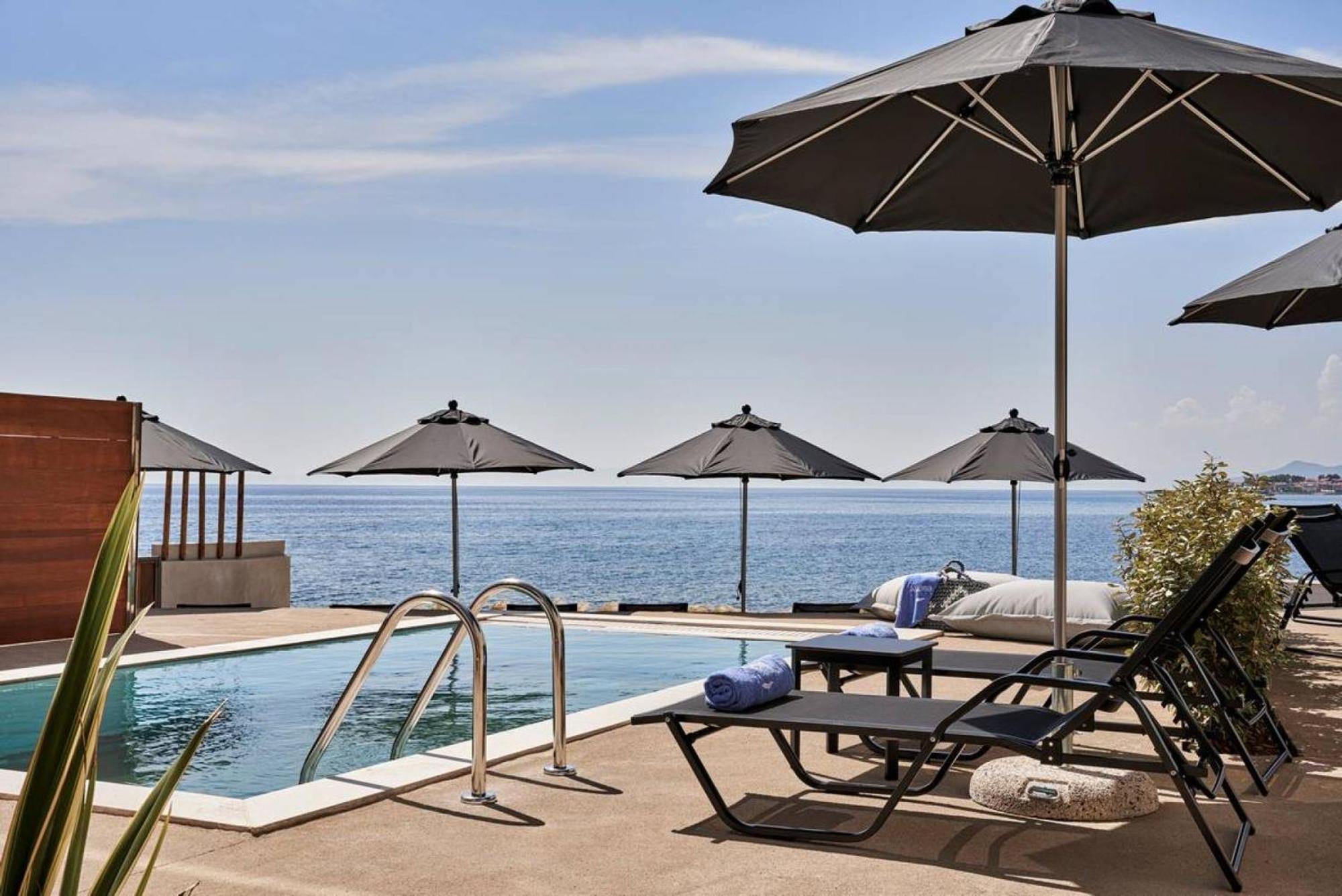 Beachfront Alassa Villas With Private Pools Kotronion  ภายนอก รูปภาพ